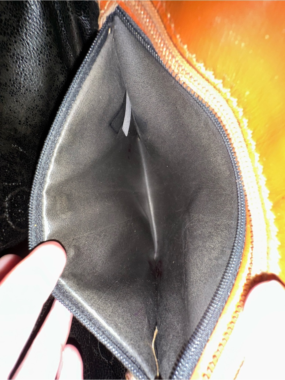 Fendi Pequin Vintage Bucket Bag - Picture 5 of 15